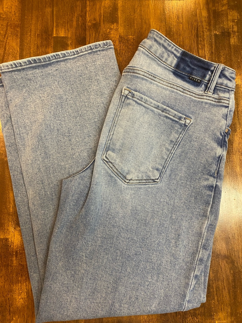Risen- Straight Leg Light Blue Jeans - Women's Mid-Rise